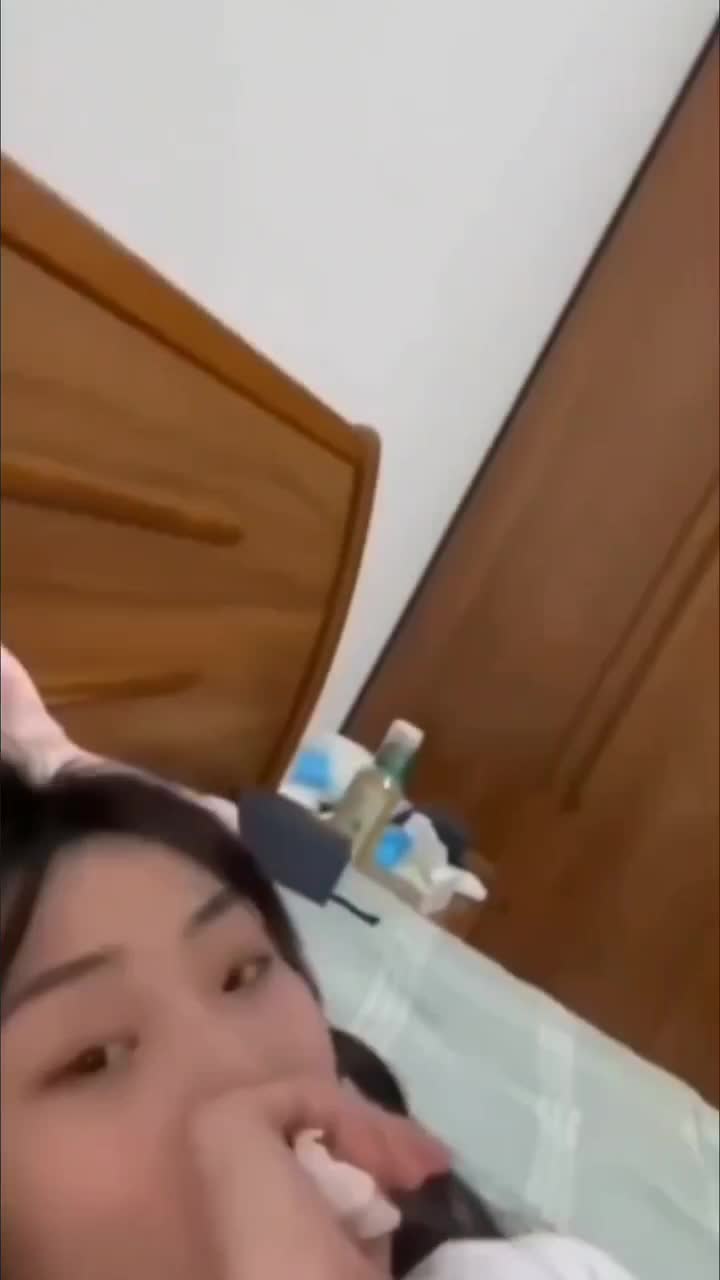 a片国产 - 《反差婊》清纯反差婊泄密，又甜又欲