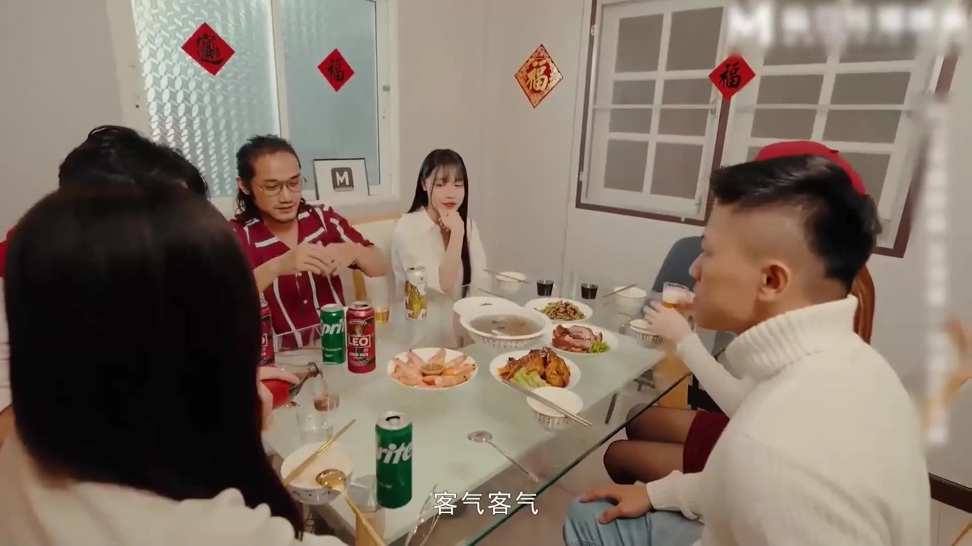 91 视频 porn - 新春贺岁特辑_《家族团员年夜饭》EP1_新年乱伦母女丼_苏畅_艾鲤_夏晴子_李蓉蓉