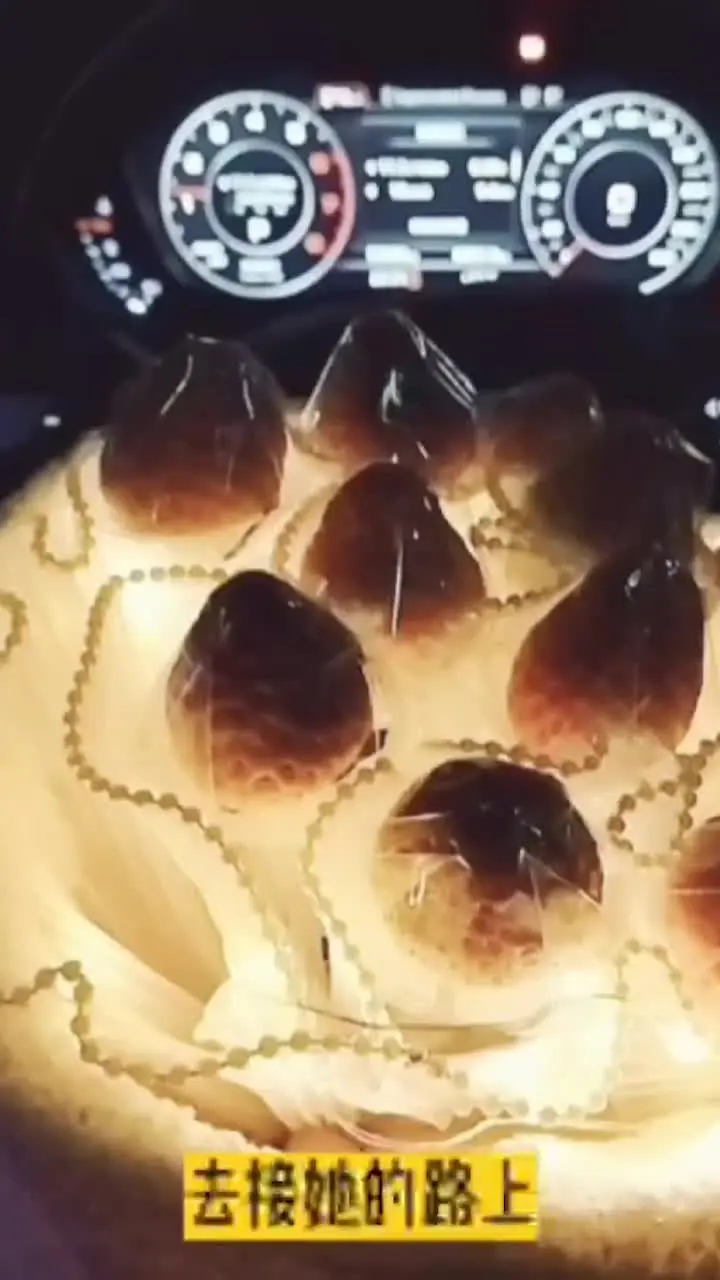 乱伦嫂子 site 91porn.com - 纯洁的小可爱，现在却被三根棒玩弄