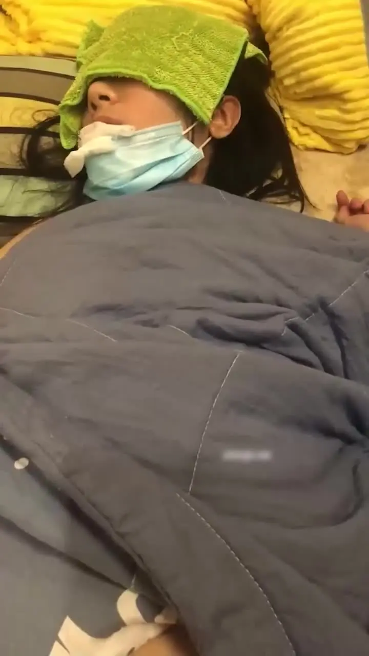 溫柔 做愛 - 迷翻女友，让好兄弟一起来开发屁眼，三洞齐开