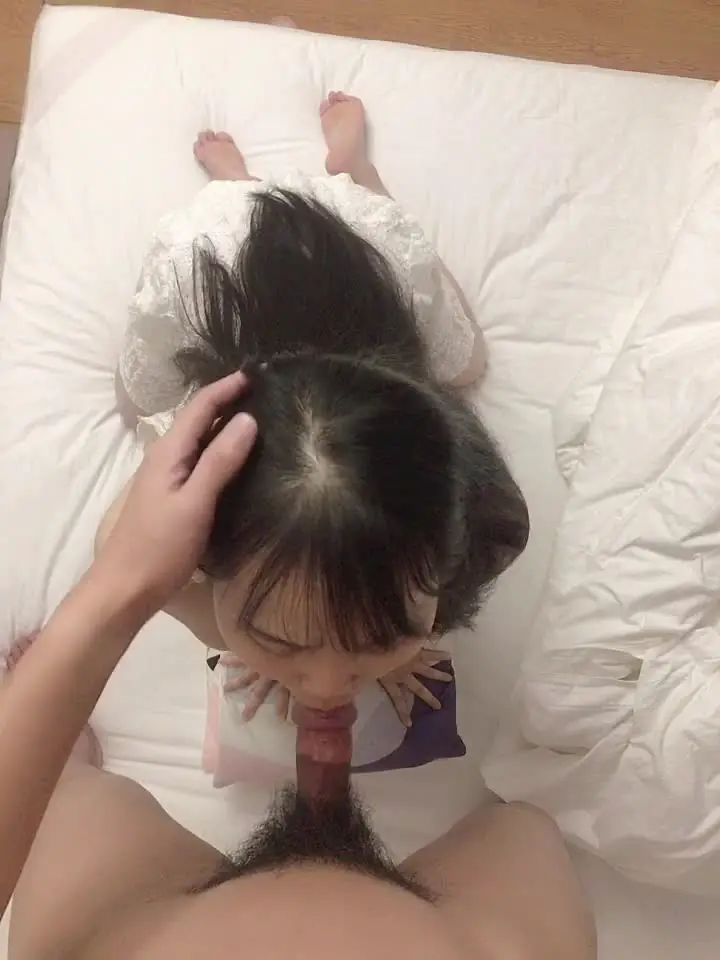 黄网大全 - 露脸趴着口交