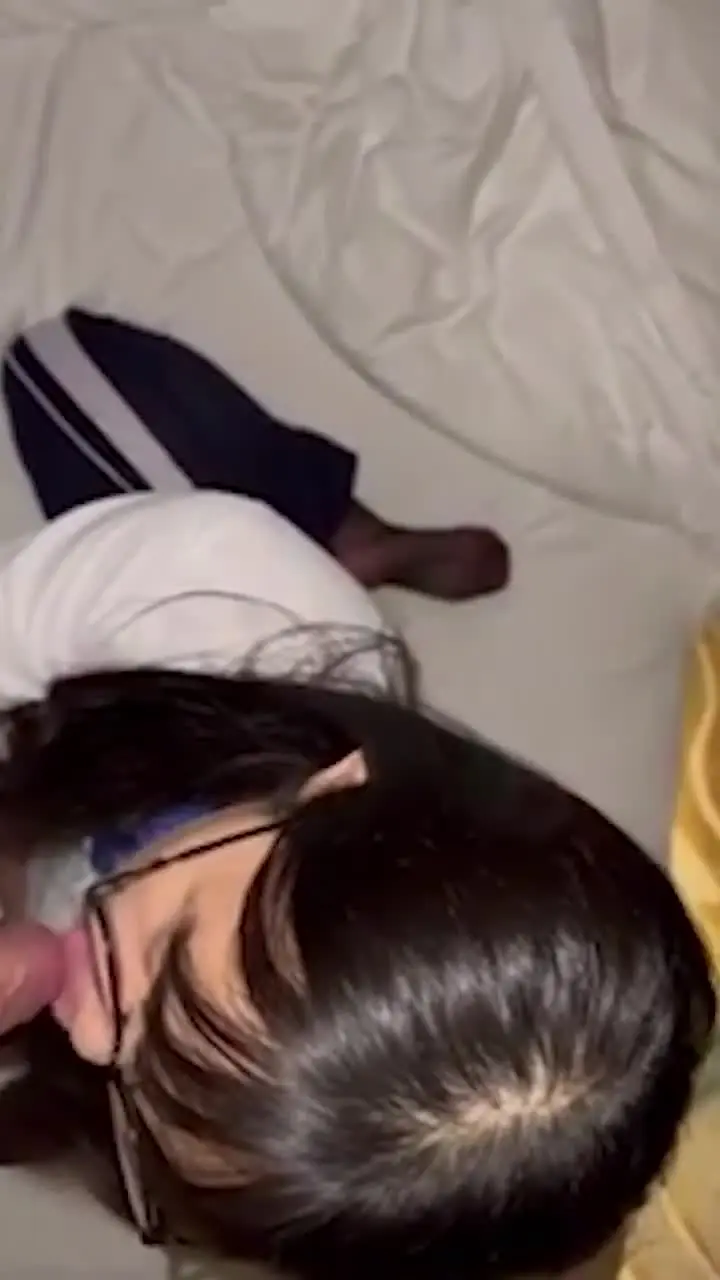 小倉由菜 - 04年下海 白天上学晚上卖身