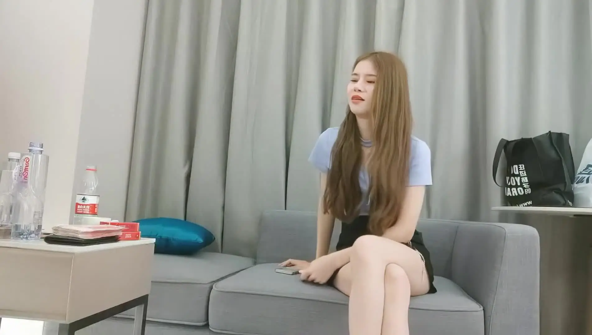 调教视频 - 广西小姐姐，甜美苗条又听话，老金残暴输出狂插不止，高潮迭起精彩一战