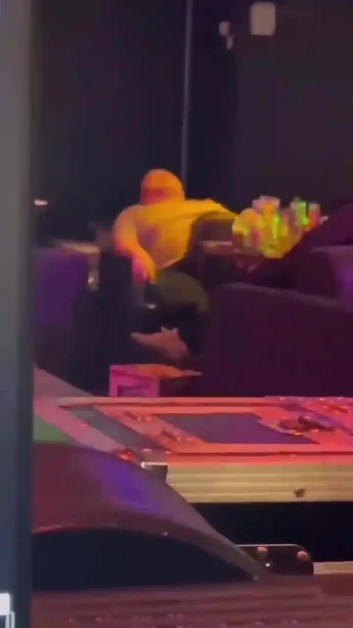 父 女 做爱 视频 - 【吃瓜】当众口爆被查