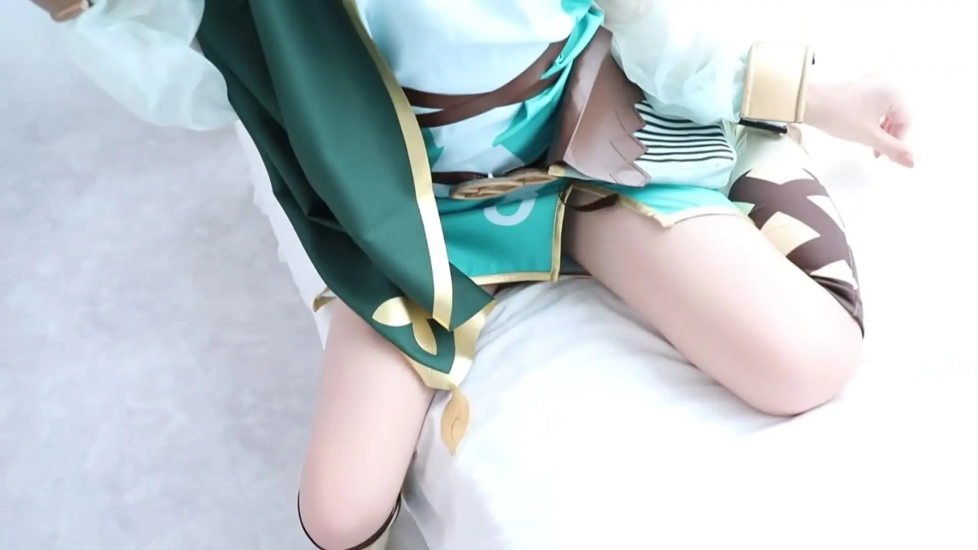 htms 098 - 超级可爱的小萝莉，全程哭唧唧的，眼镜哭的哄哄的泪水一直在打转，让人心疼又怜爱