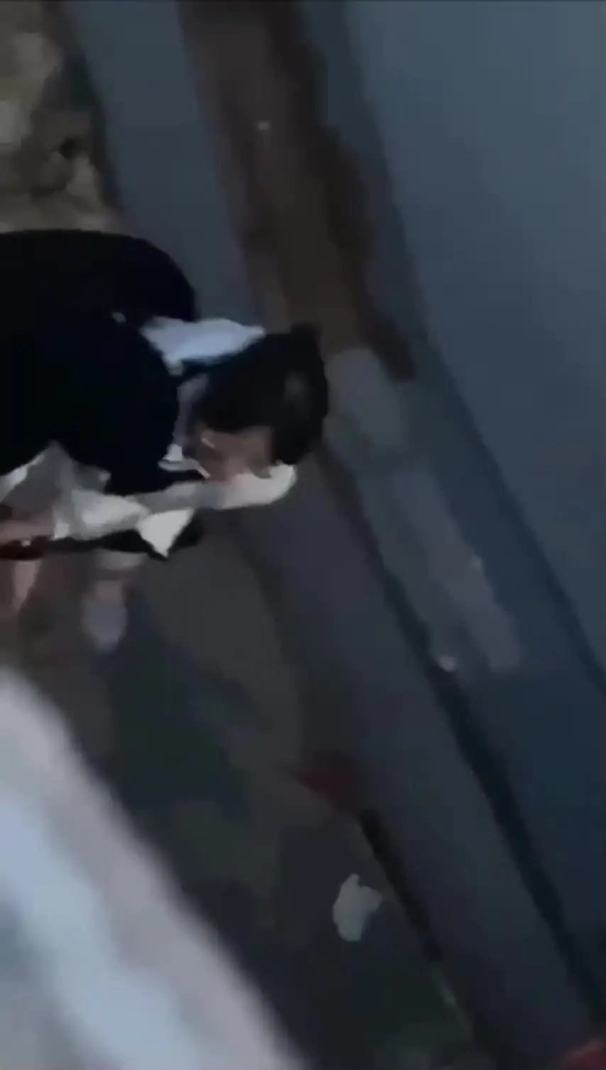 做爱 网 - 學生妹推著推著就進去了真刺激