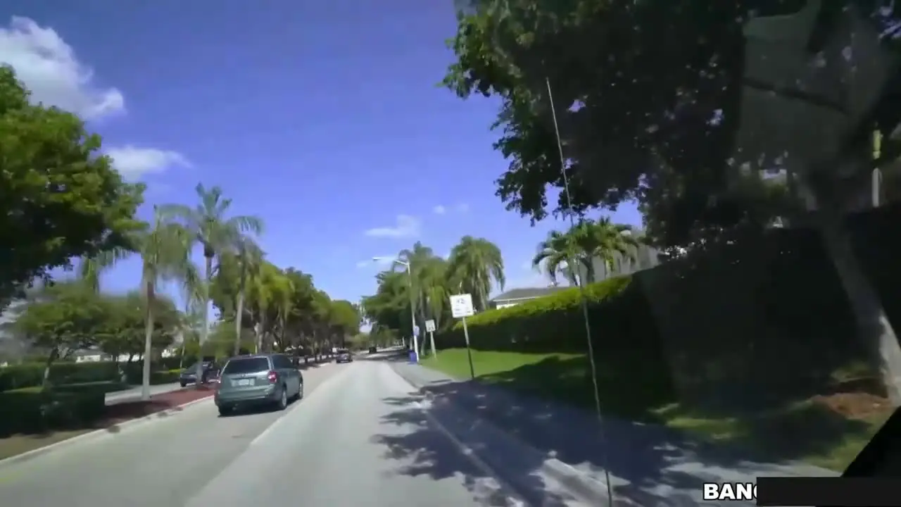 【AI换脸】李沁 在网约车上跟陌生人做爱，先聊聊天调调情，气氛到位直接口硬鸡巴，肉棒插穴给逼止痒