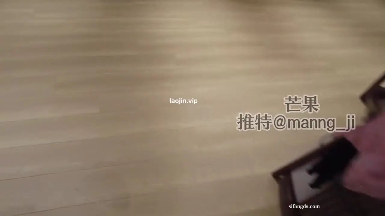 【灌醉娇妻】追求刺激在妻子面前爆操JK闺蜜，老婆的闺蜜是真嫩，小穴皮肤颜值都属于极品