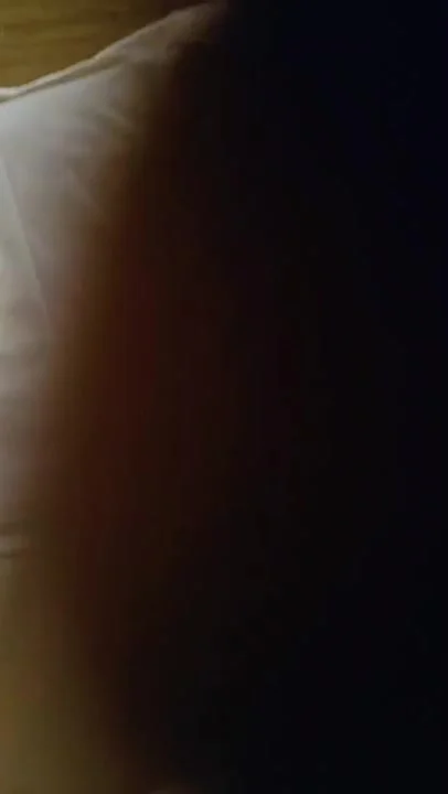 超骚美少妇下海啦！毛坯房内无套啪啪大秀，皮肤白皙花式操穴，一脸满足让人心动！