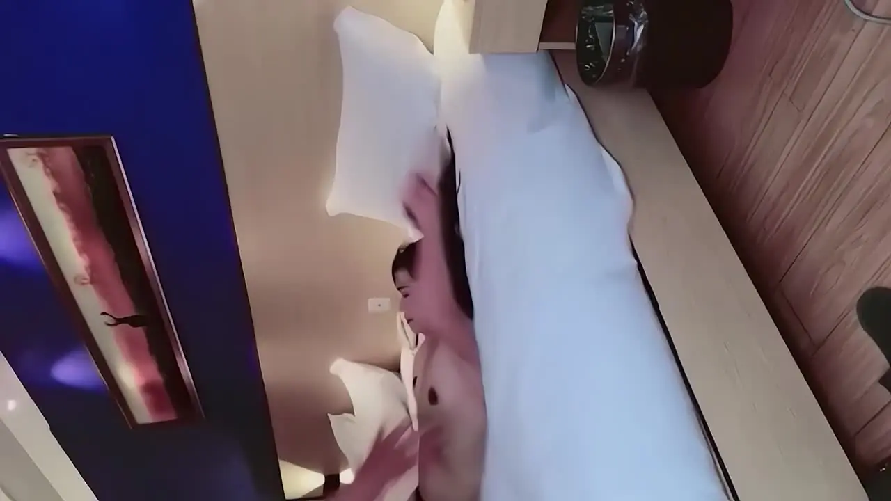 色魔狂人性饥渴的暴躁，强行扑到暴力蹂躏