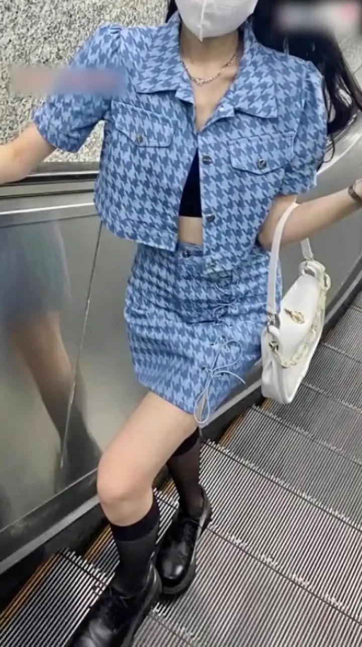 拿下校园女神 酒店疯狂后入