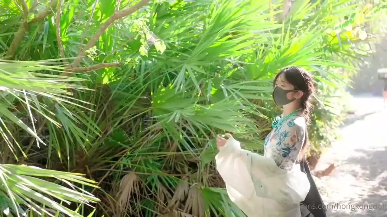 【Búp bê chị gái】Những lời thì thầm của cô gái lướt sóng