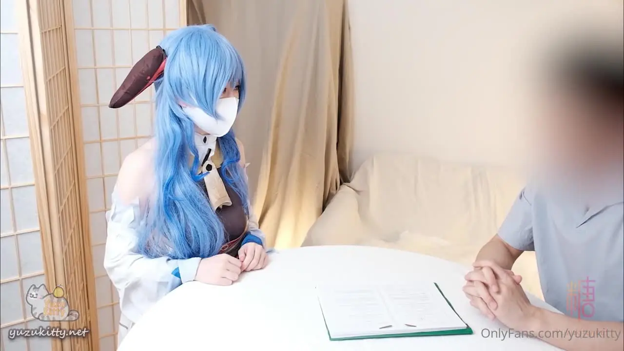 极品网红美少女『柚子猫』甘雨的致命失误，强迫穿上OL制服被侵犯，被大鸡巴当成鸡巴套子随便使用