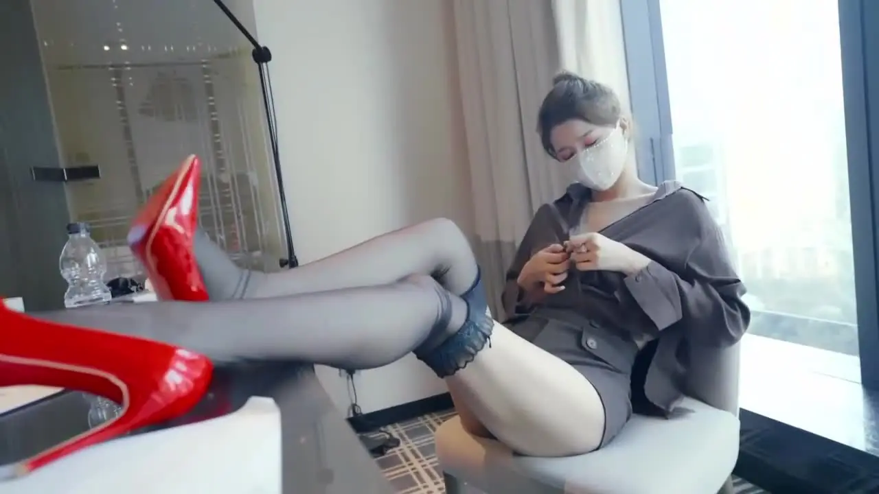 【雪乳淫模】补习老师的肉穴奖励 淫欲娜娜深喉骑乘奖励进步的男同学肉棒 口爆吞精后继续操