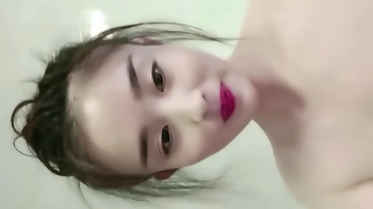 近景自拍，颜值姐姐上位骑乘猛坐，浓密阴毛欲望大