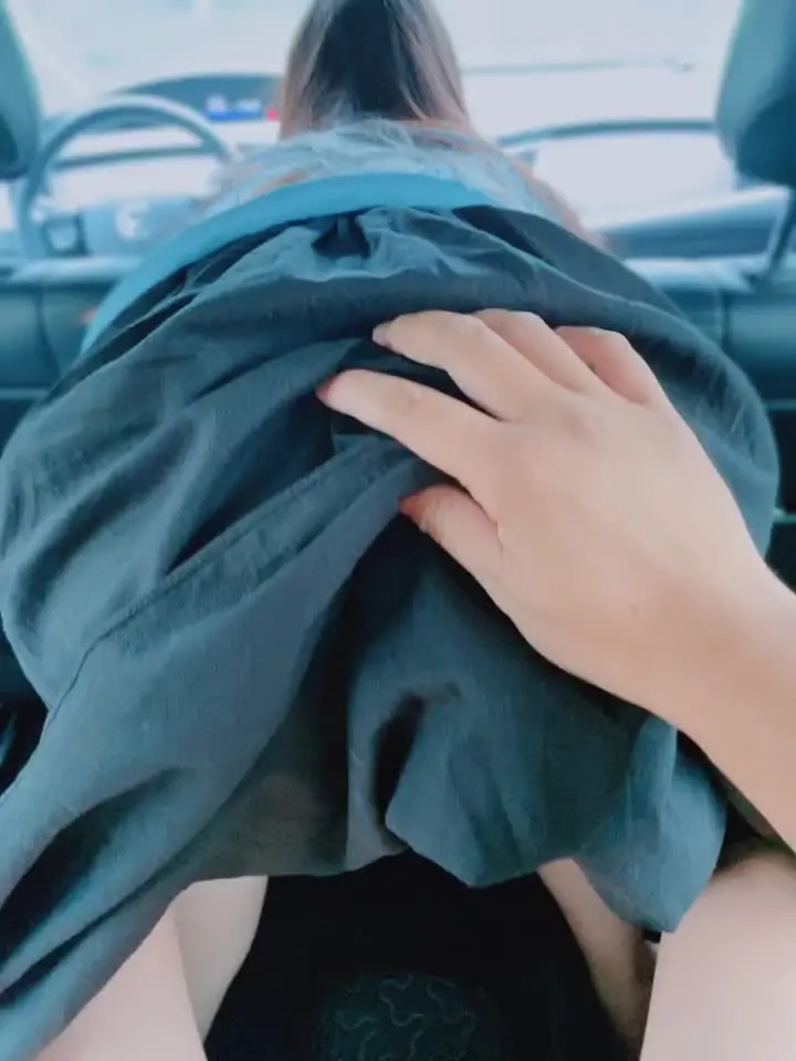 车里后入骑乘我的弟弟