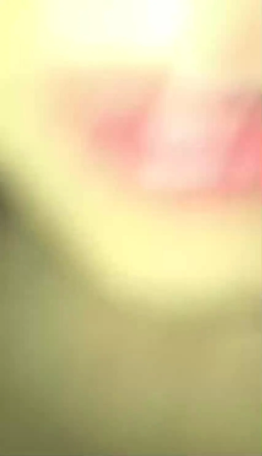 下三滥的贱逼楼凤：_在车里面干我，啊啊顶到我子宫了，我下面紧吗_。车震叫得又骚又浪，真受不鸟！