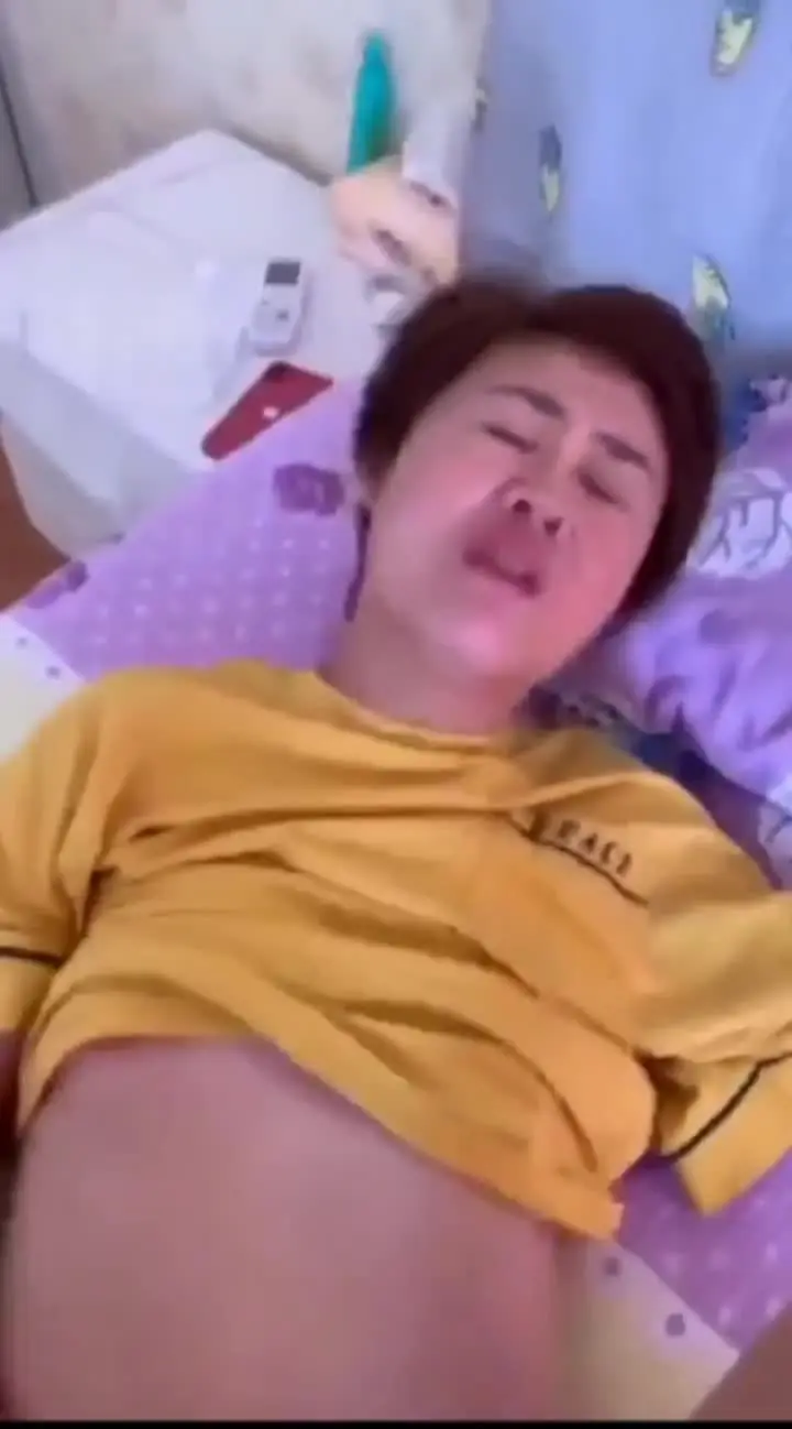 宿州反差母子，老妈滚，不准拍