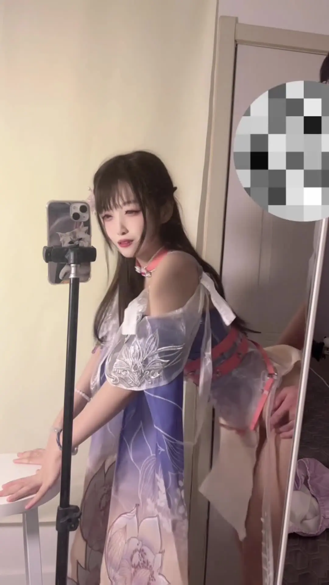 高价自购露脸萝莉-唯一一次做爱视频，与金主爸爸约炮拍摄，3k一次的快餐可以拍视频，高价自购的单片