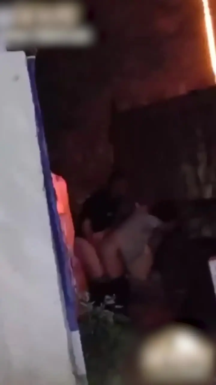 门事件 呼伦贝尔阿荣旗战地 一情侣在翻斗车野战被偷拍曝光 在网络爆火