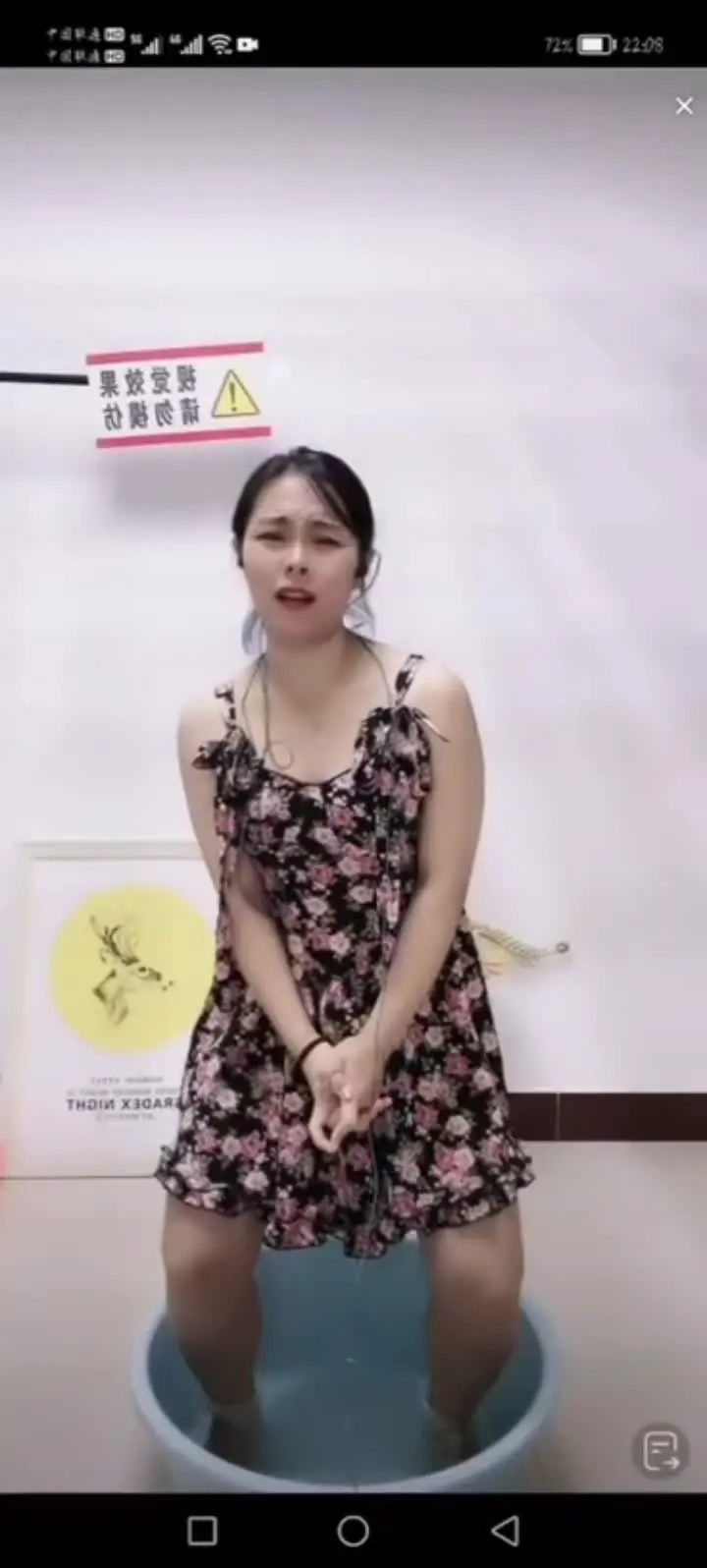 抖音快手走光系列-少妇放尿