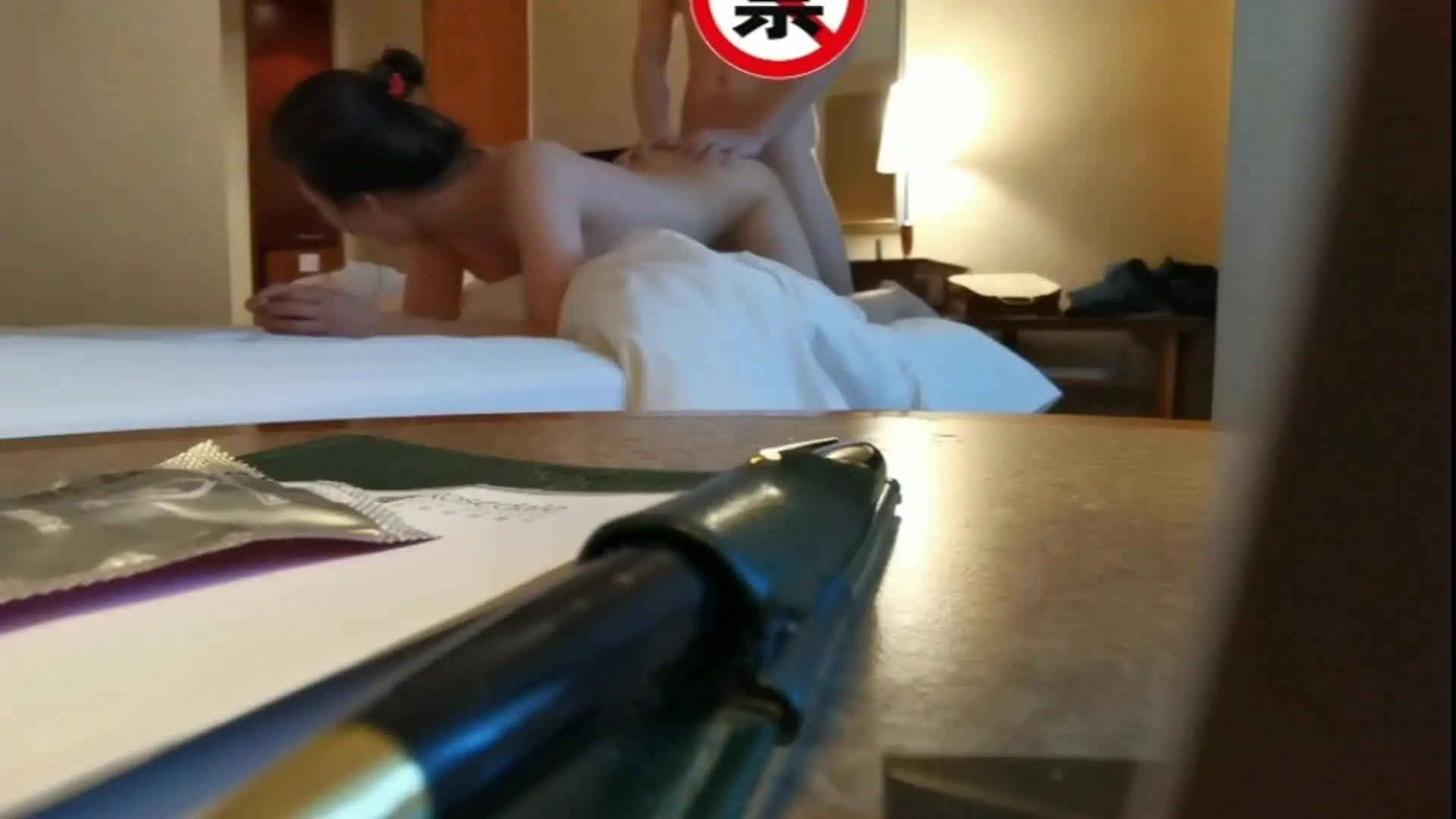 爆奶柜姊背着男友偷情