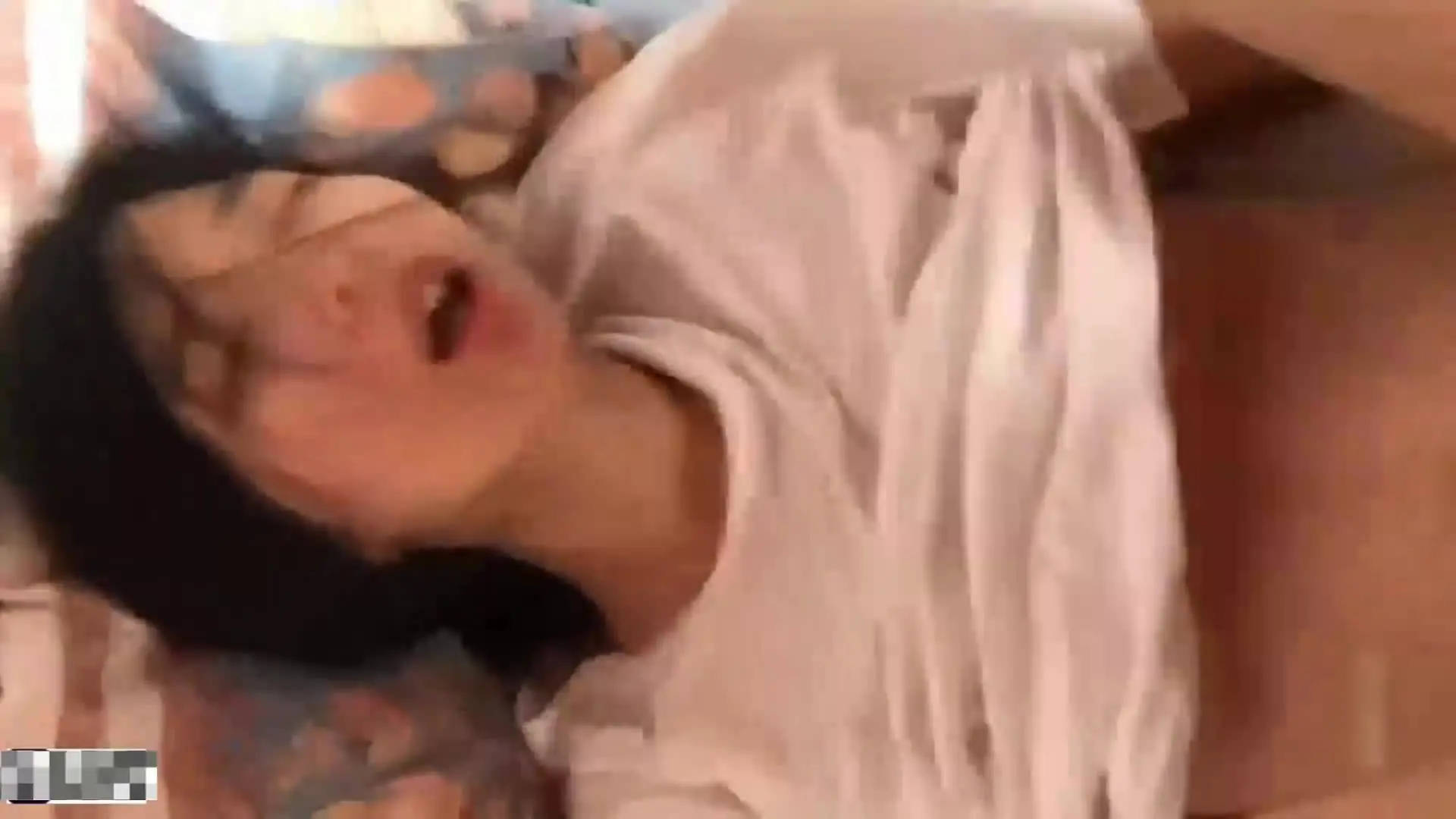 校园门最新事件  石家庄大二学生被学长男友狂操视频流出