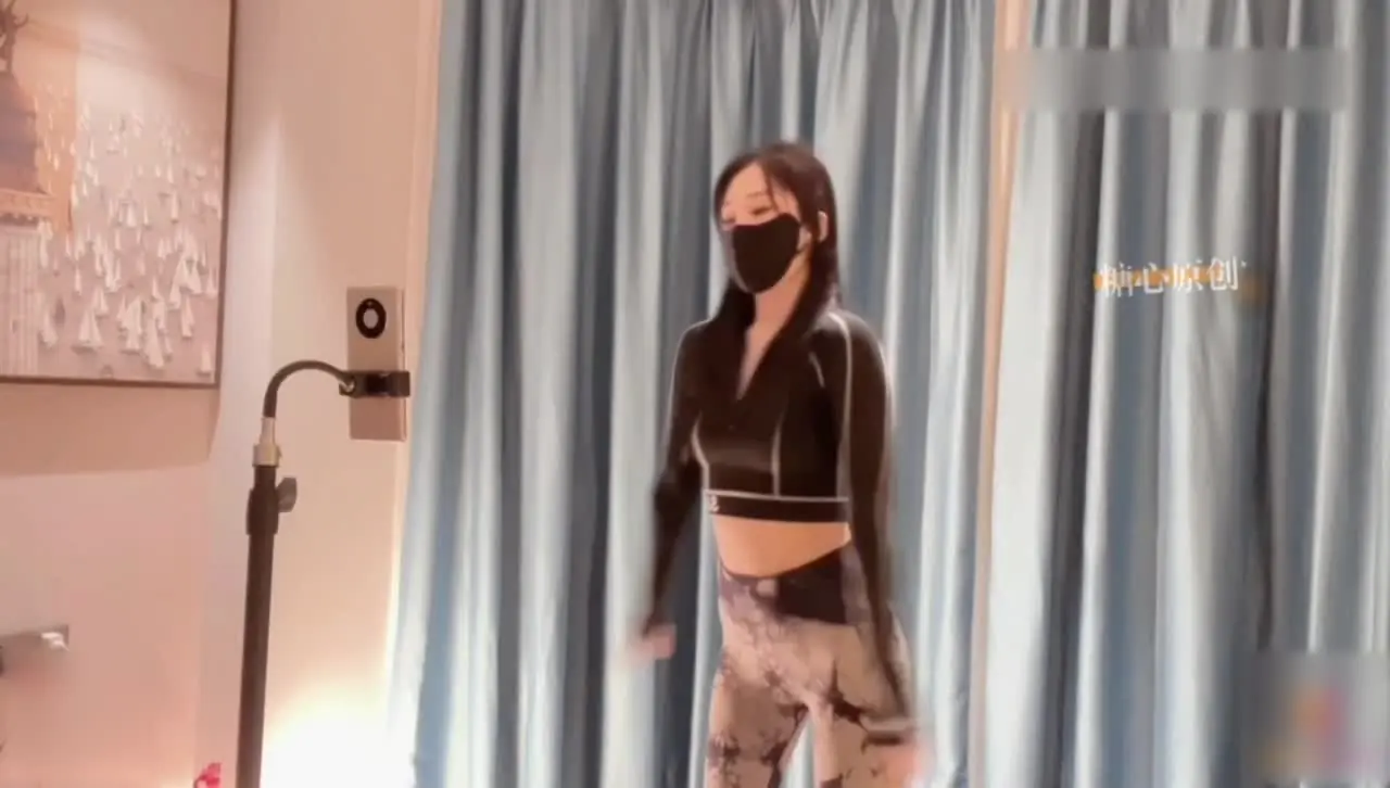 窈窕身材170cm大长腿车模女被包养的实习生 沦为老板的玩物 后入大力抽射中出肉便器