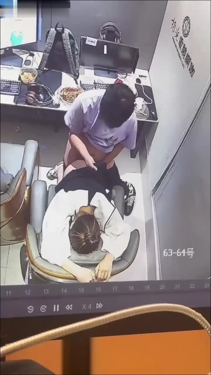 小年轻网吧直接开干丝滑后入抽插