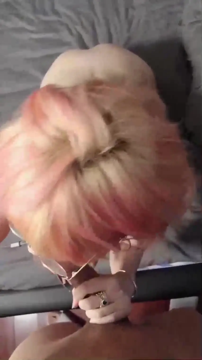 01 linda belleza rosada, lamio tiernamente mi vara, le pregunte _grande_ ella dijo _grande_ delicioso_ delicioso_