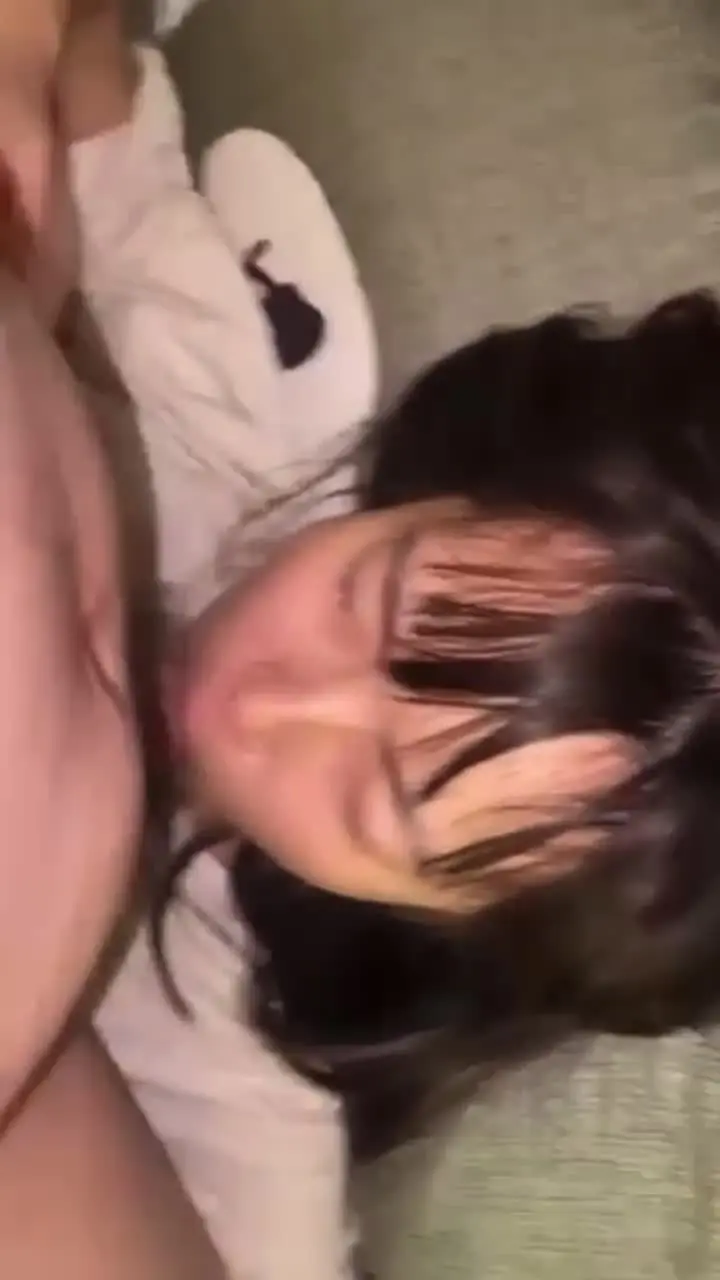 La linda Laurie era demasiado tímida para mirarme, así que usó mi polla.