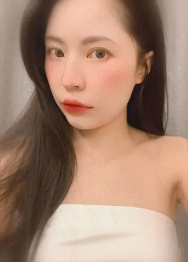 Klassisch aussehende 170 langbeinige Göttin