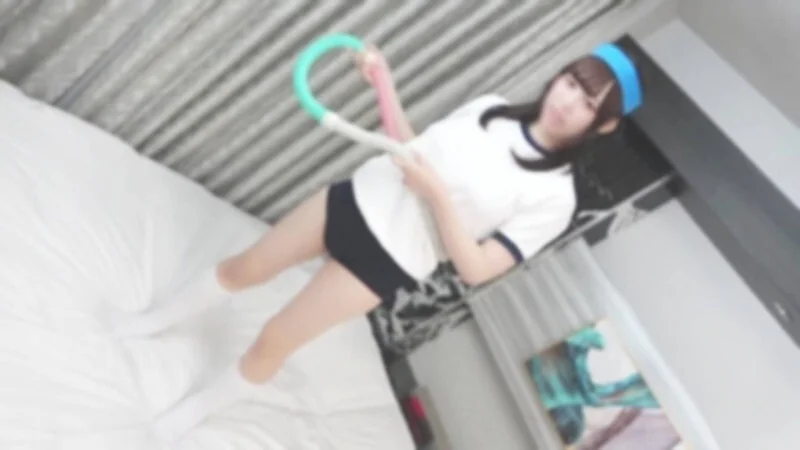 【2 phát bắn linh hồn】Cô gái xinh đẹp, ngực lớn, da trắng như tuyết, từng là người mẫu ảnh. Một người đàn ông bị đối thủ ôm ấp, tích tụ sự thất vọng, đã mặc đồng phục thể dục và quần áo thường, thể hiện tình cảm của mình trong đoạn phim thực tế.