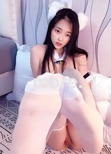 可爱白晰萝利自慰骚逼喃喃自语