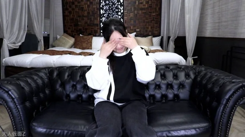 さくら(18)2日連続撮影の2日目。愛液を垂らしながらノコノコ中出しされにくる。前日の中出しの感想を聴いて羞恥責めしたり、アナル舐めさせたりしました。