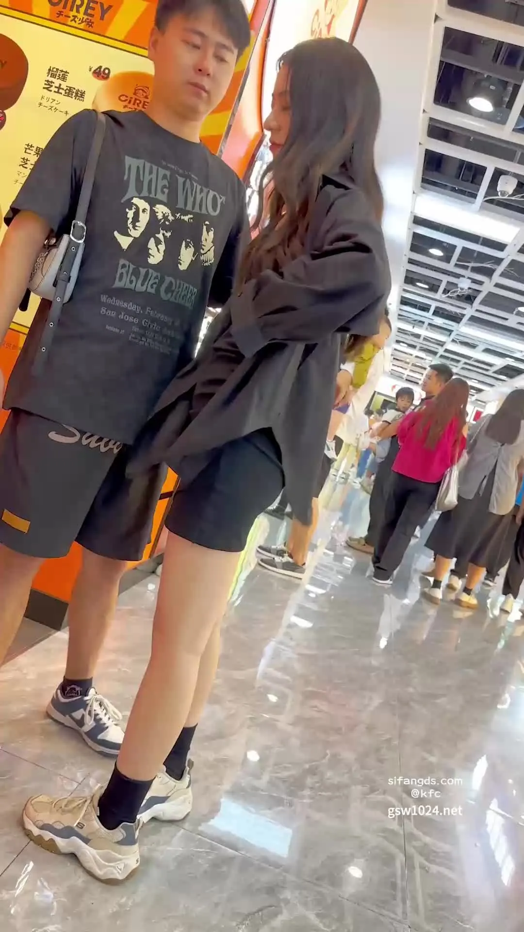 Dark Girls Külotları bembeyaz saflıktadır