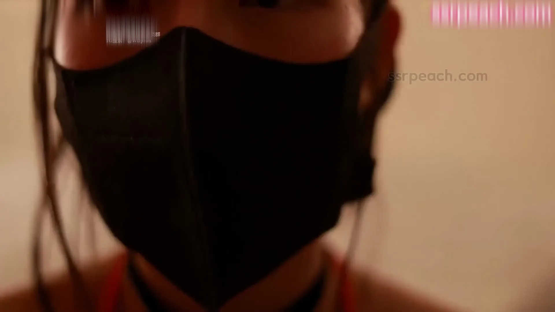 儿子把妈妈逼里的嫩肉都操翻出来 - ssrpeach口罩一拿下来，马上让男人早泄，连续射了好几次