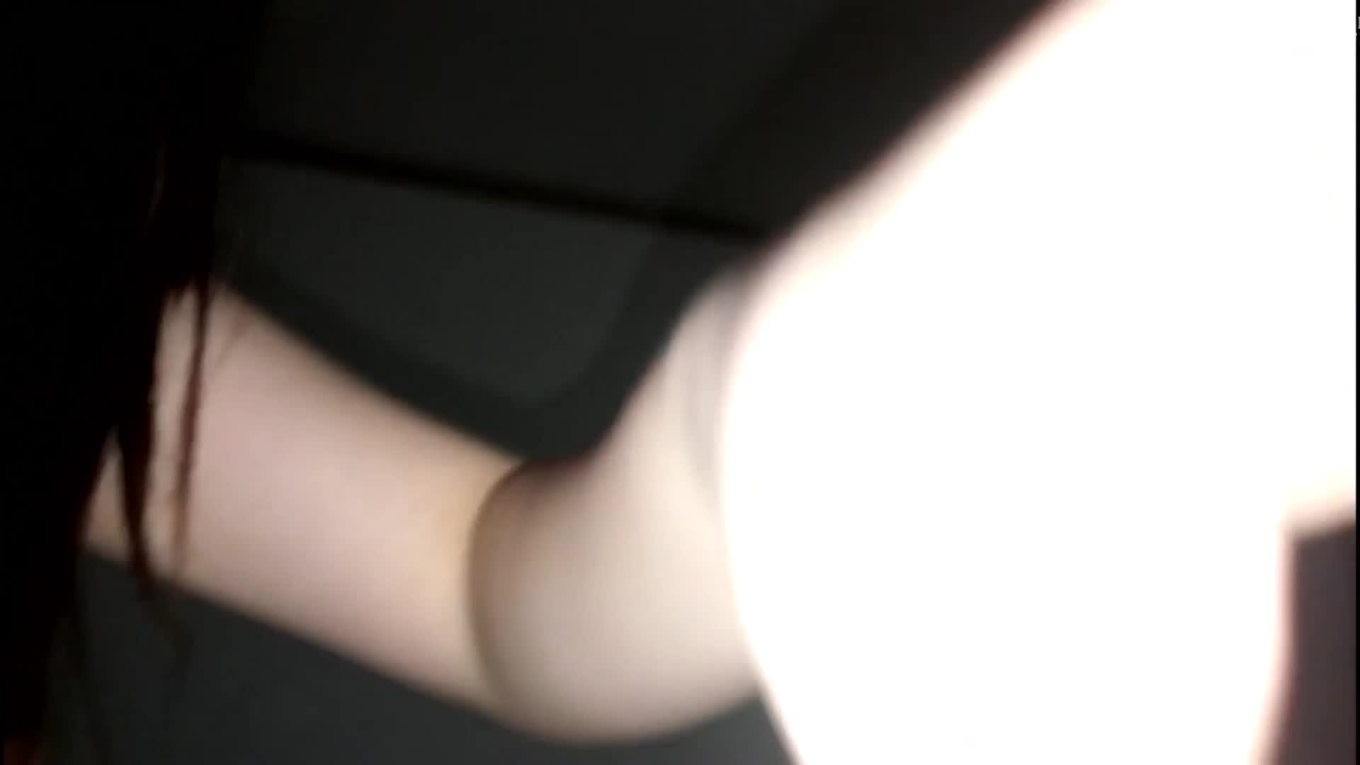 Une copine aux gros seins est un véritable fardeau ! De grandes et longues jambes assises sur la bite et ondulant !