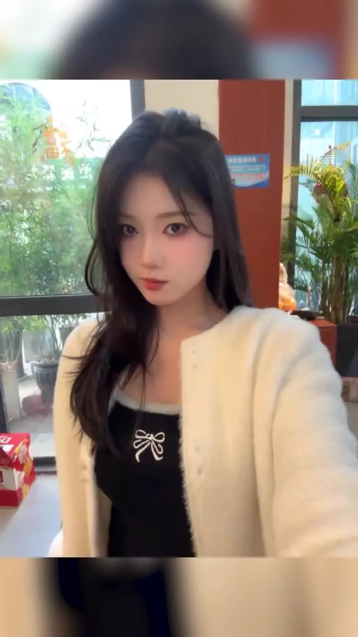 喷 乳 - 大二女学生 在男友调教下真顶