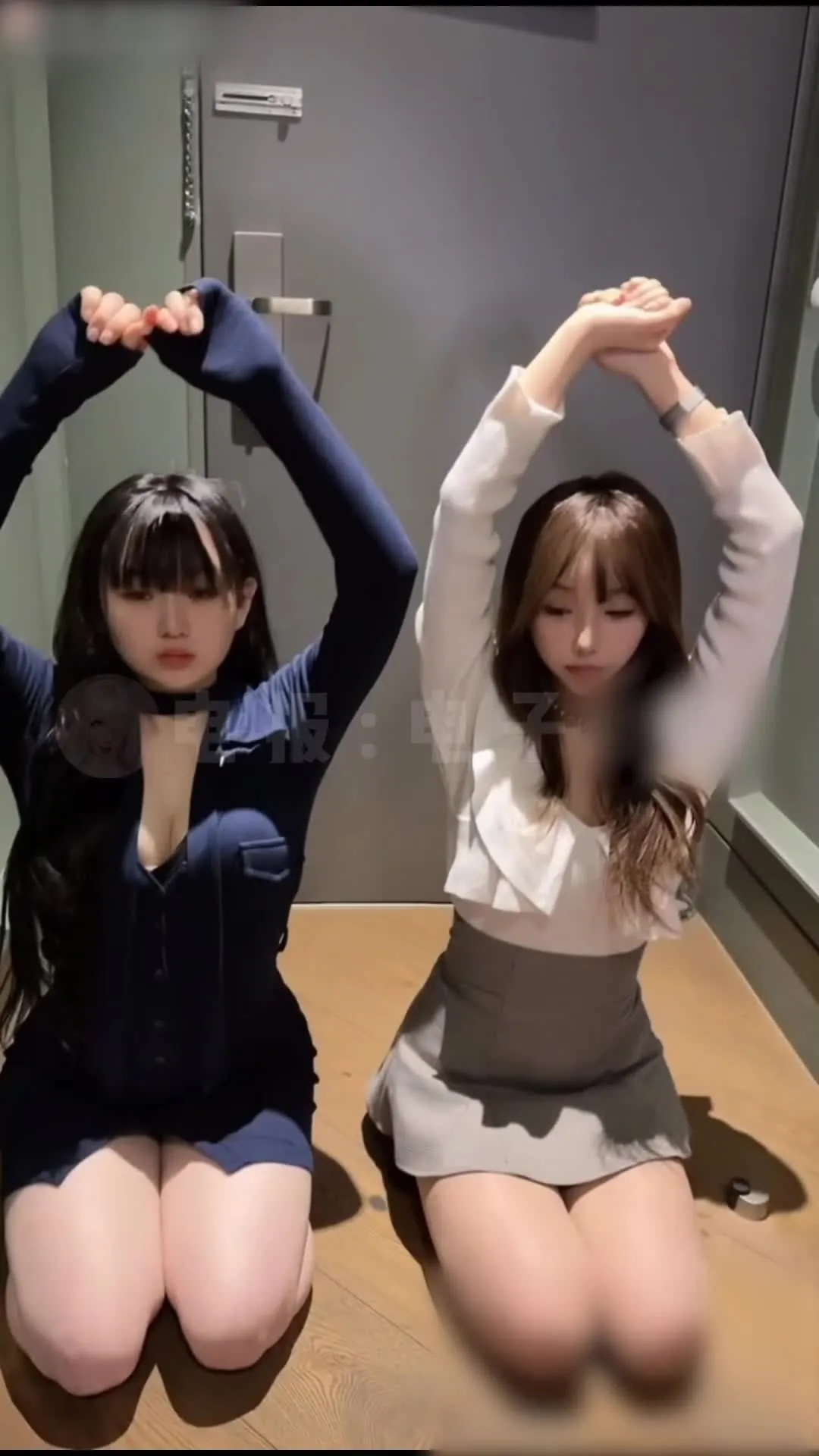 国产 av 在线 播放 - lovechuu 4P带闺密鸳鸯浴做爱