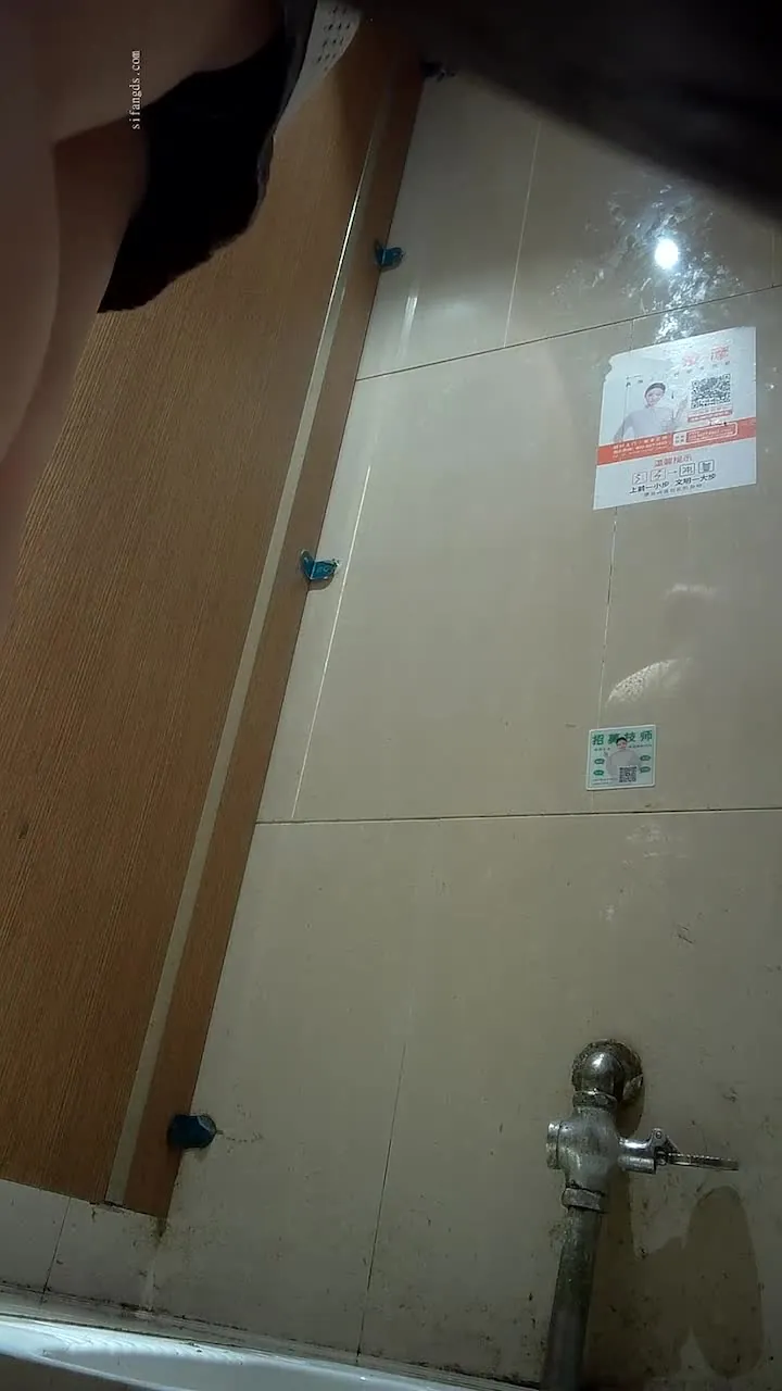 Aseo fisgoneo gafas sneak out chica guapa meando