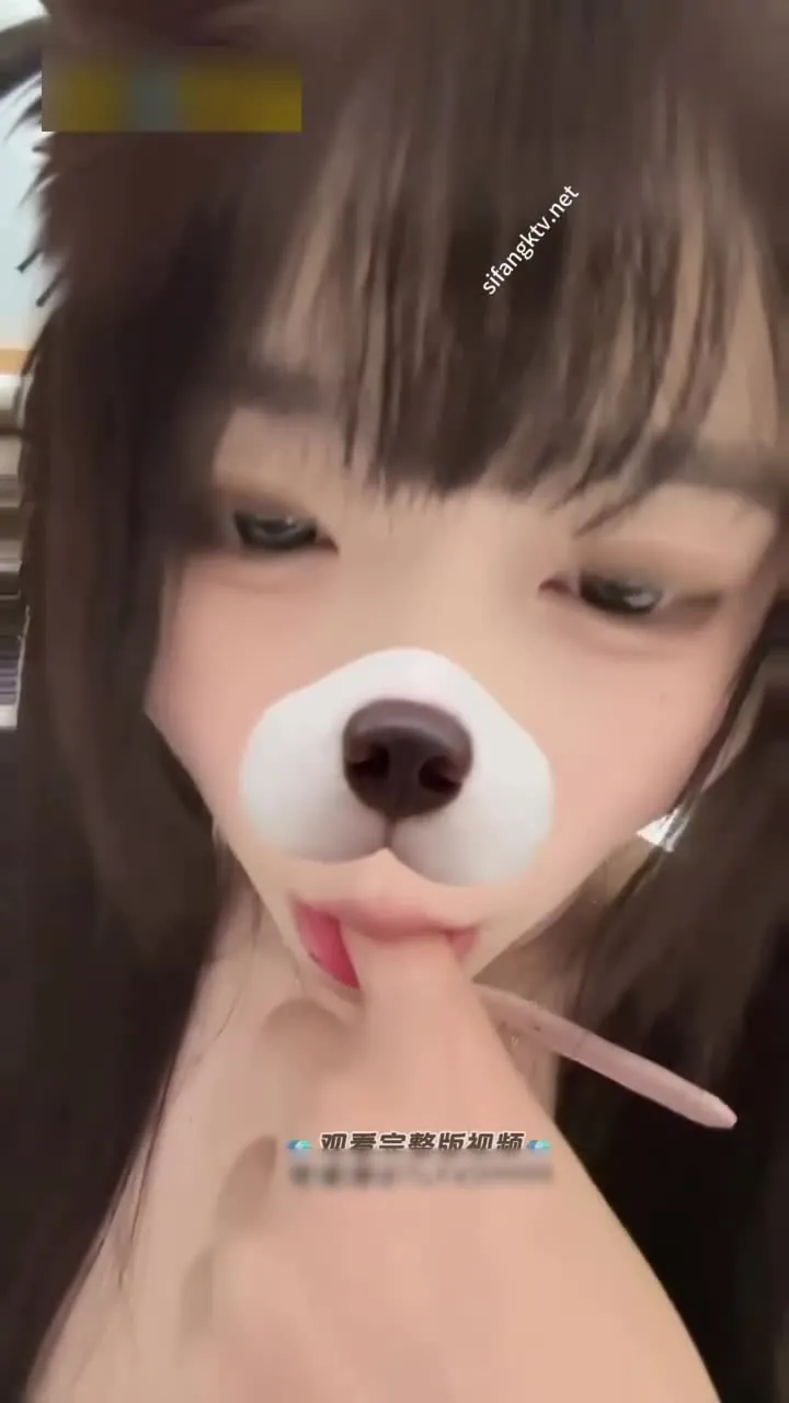 selianacola - 【甜妹天花板简直就是个榨汁机器】奶子很大很软，逼逼就想棉花糖一样，看到尿道流出尿液的时刻鸡吧都硬了！