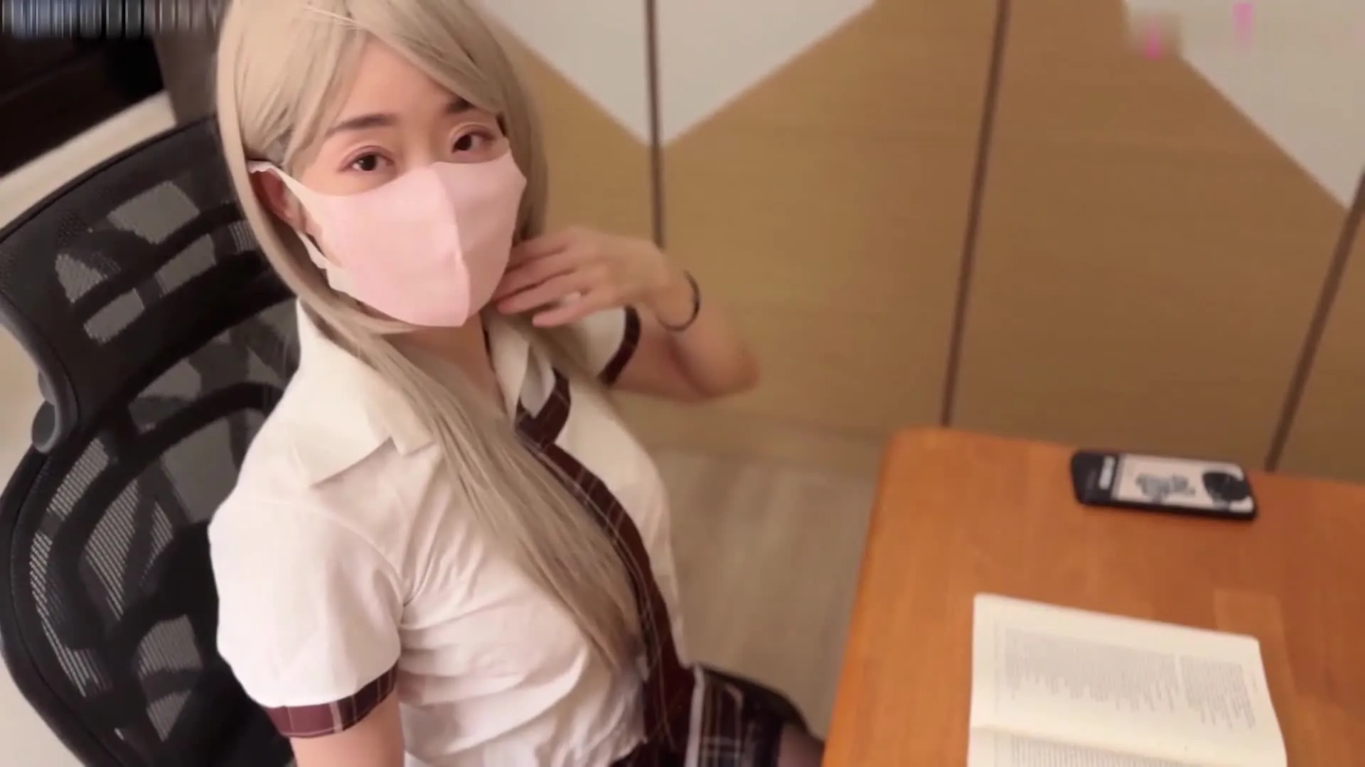 Studenten, die dies tragen, werden ficken wollen, blonde Studentin mit riesigem Arsch wird von ihrem Onkel gepumpt!