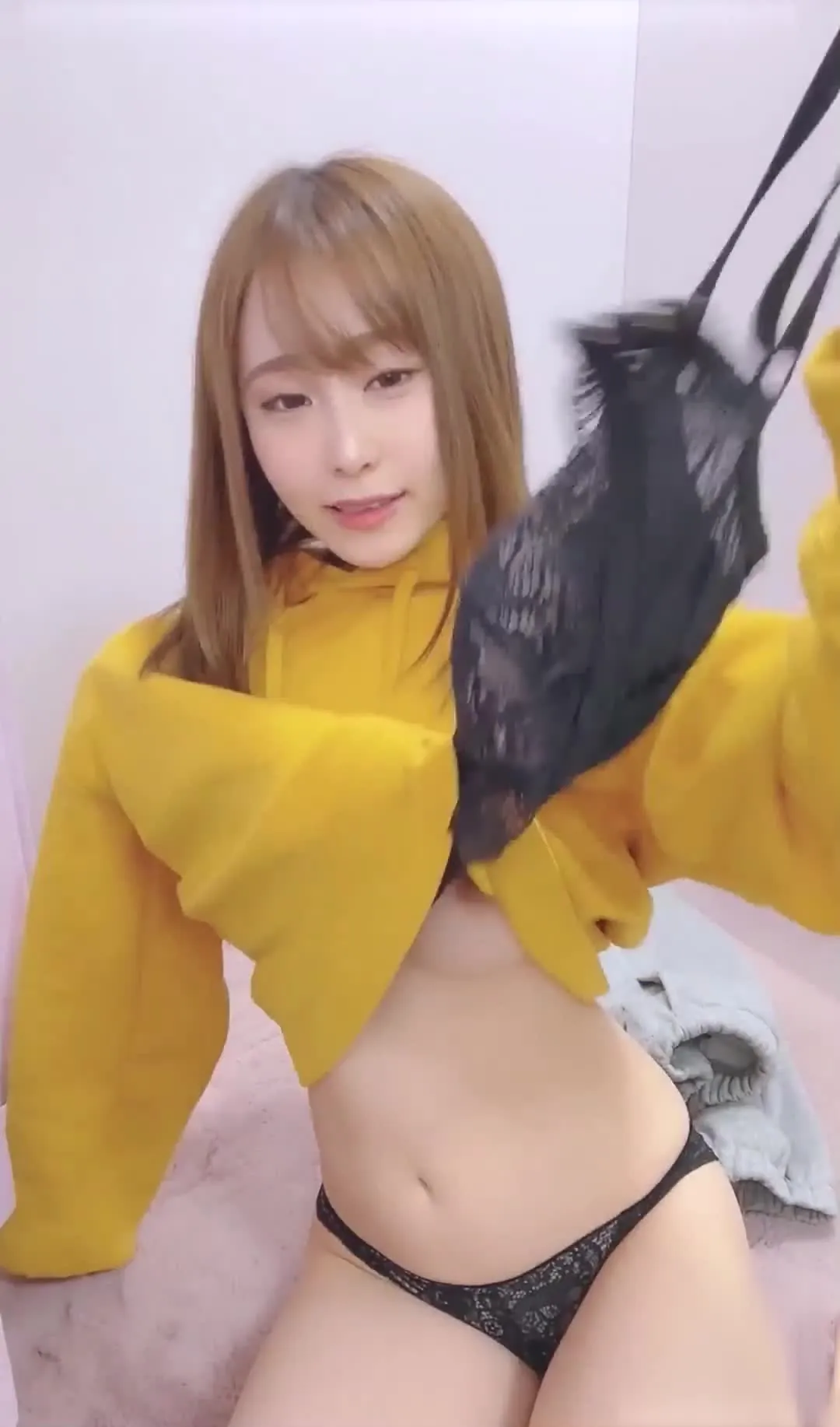 Tokyo Women's University La famosa netizen UP blogger giapponese 逢坂愛 高价土豪大尺福利流出 tentazione di biancheria intima in pizzo nero