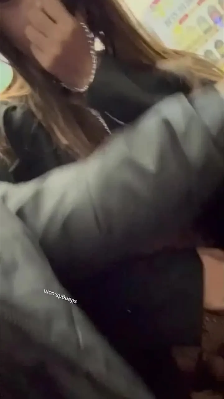 Hẹn hò với người đẹp, cô ấy squirting, làm ướt cả giường.