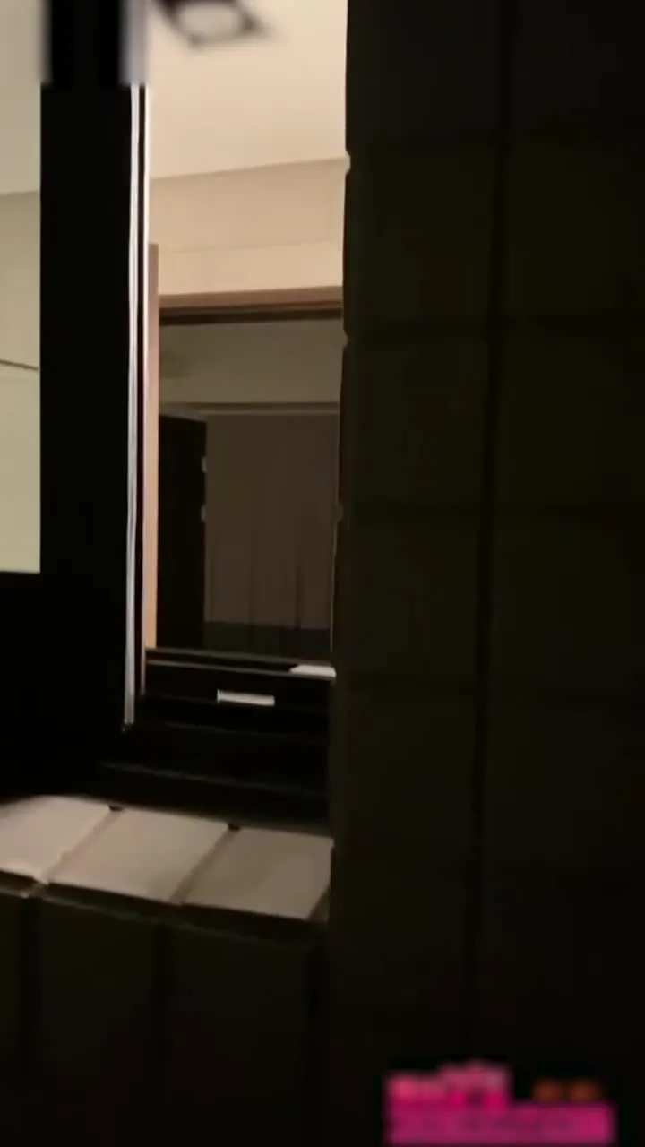 도어 이벤트 고퀄리티 커플_창문을 닫지 않고 낮에 섹스를 하며 사랑을 나누는 전 과정을 몰래 촬영_크레이지 라이드 스윙 표정 열중!