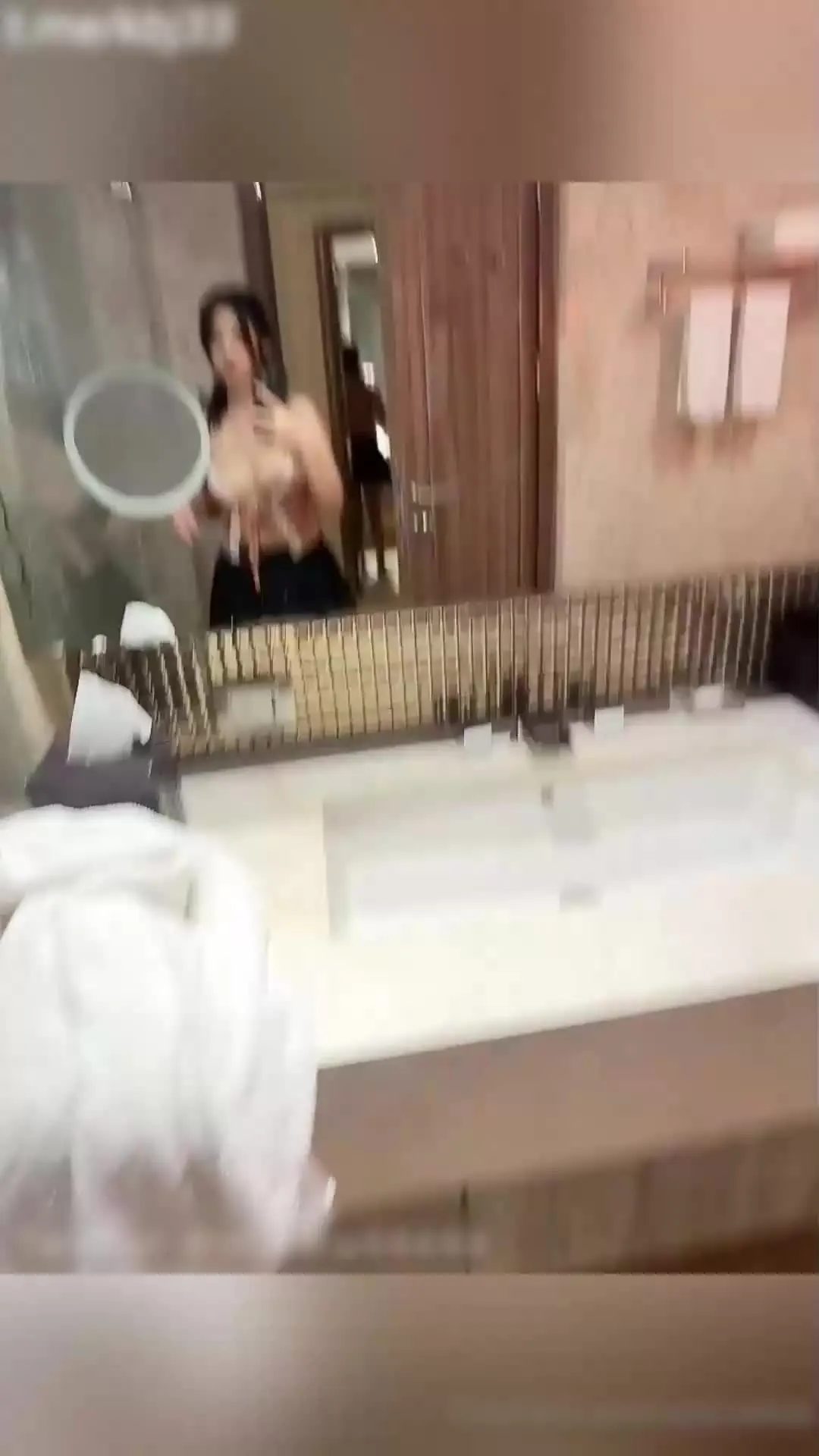 onlyfans mintra4444 Сочные большие сиськи верхом на заставляют хозяина отеля кончить на всю ее киску рот!