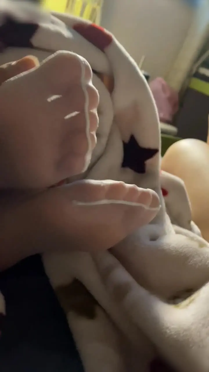 黄a片 - 内射丰臀细腰的高中妹妹