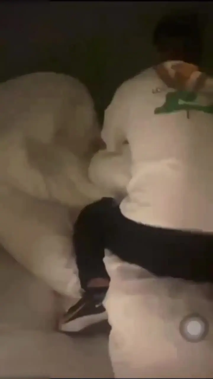 Geniale! Catturare un adultero a letto