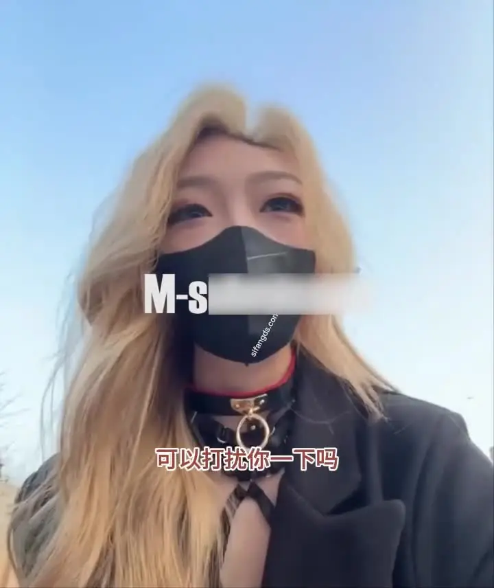 [通行人に声をかけてセックスし、動画を撮影してオーナーに送る】コンドームを装着して射精した精液をそのままコンドームに飲み込み、ツイッターで最もリアルなブロガーが、無数の通行人を誘惑して声をかける。